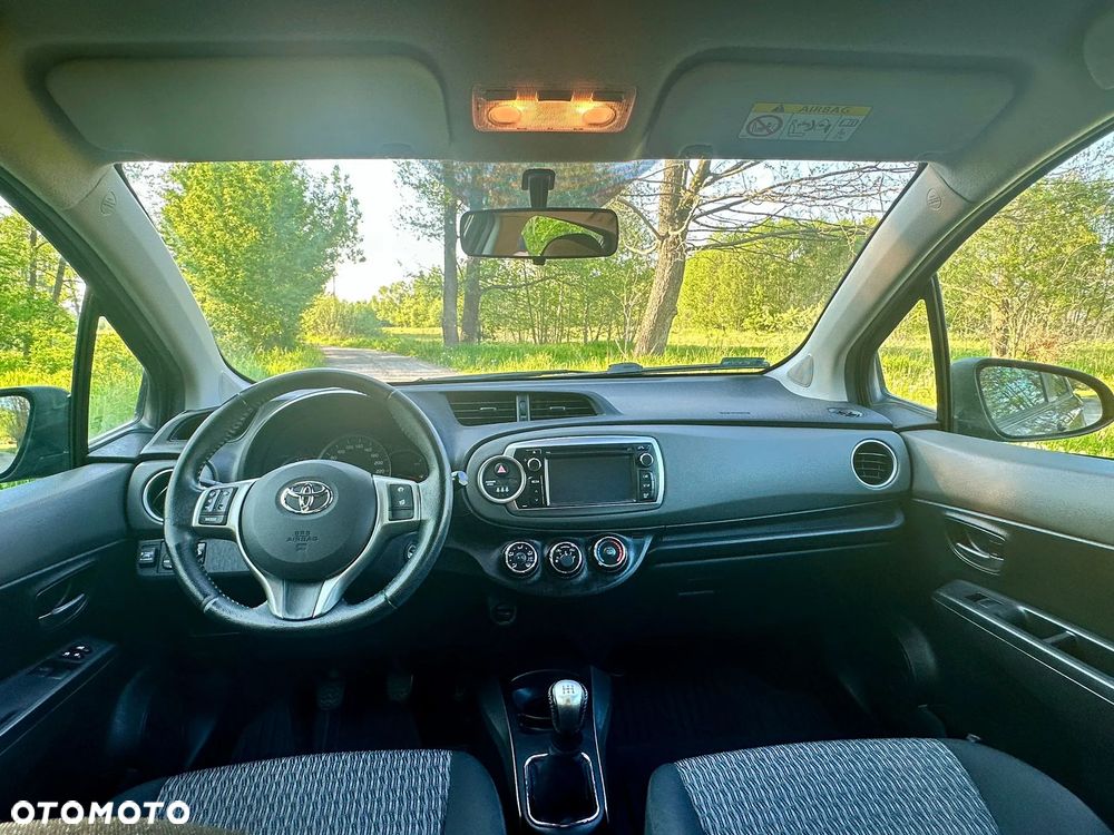 Toyota Yaris 1.0 Premium - 12