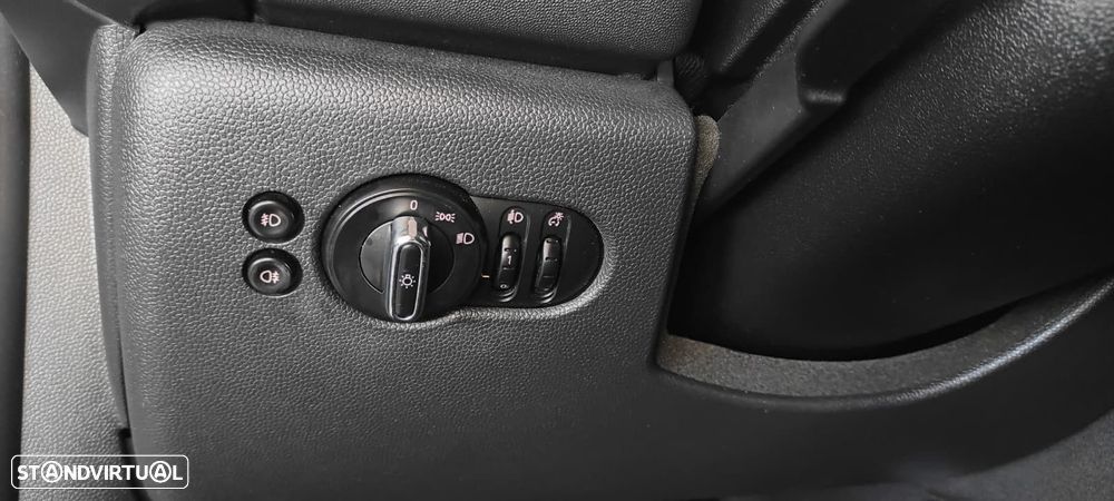 MINI 3 Portas One D - 29