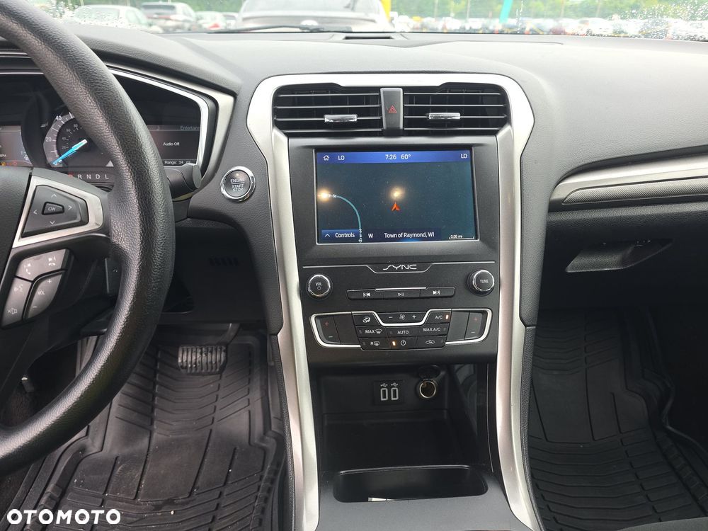 Ford Fusion - 11