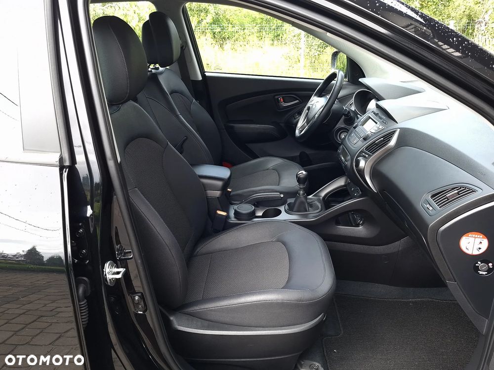 Hyundai ix35 1.7 CRDi 2WD blue Finale Gold - 10