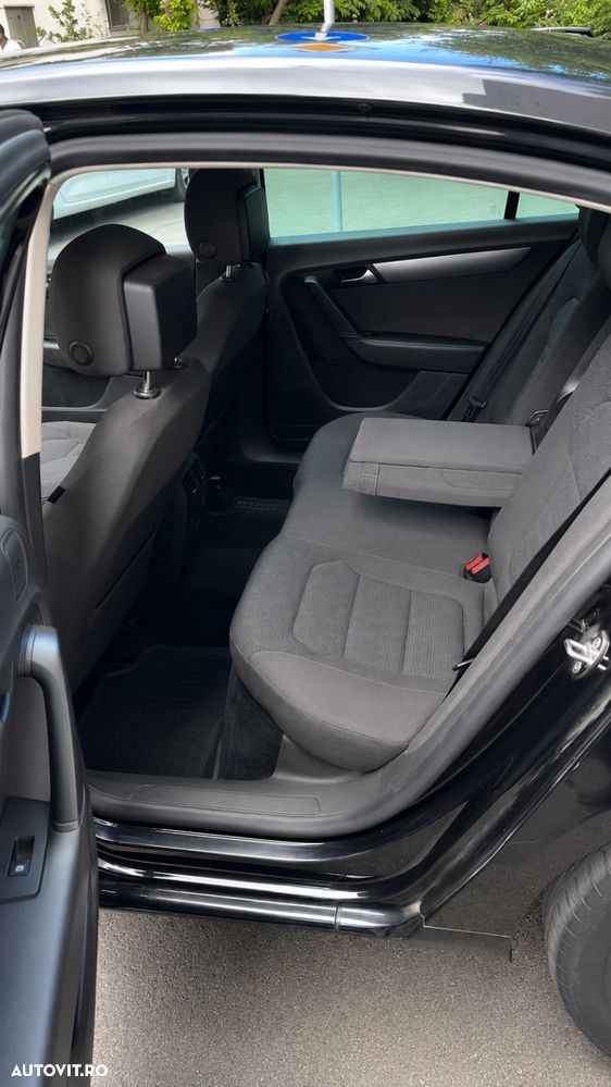 Volkswagen Passat 2.0 TDI BlueMotion Tehnology 4Motion Comfortline - 17