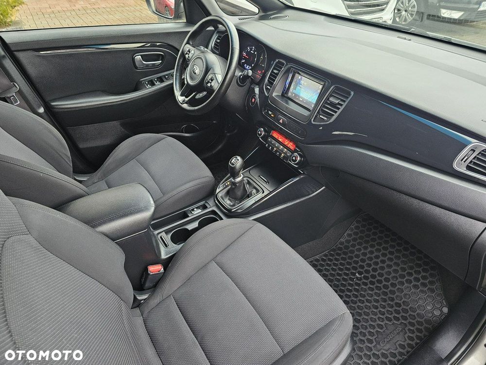 Kia Carens - 20