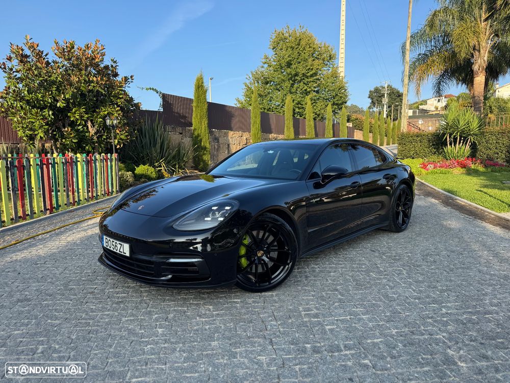 Porsche Panamera 4 E-Hybrid Edition 10 Anos - 1