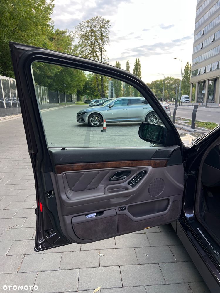 BMW Seria 7 735i - 11