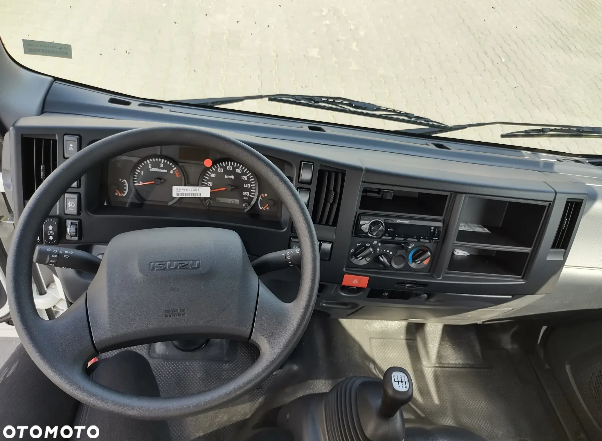 Isuzu M27F - 4