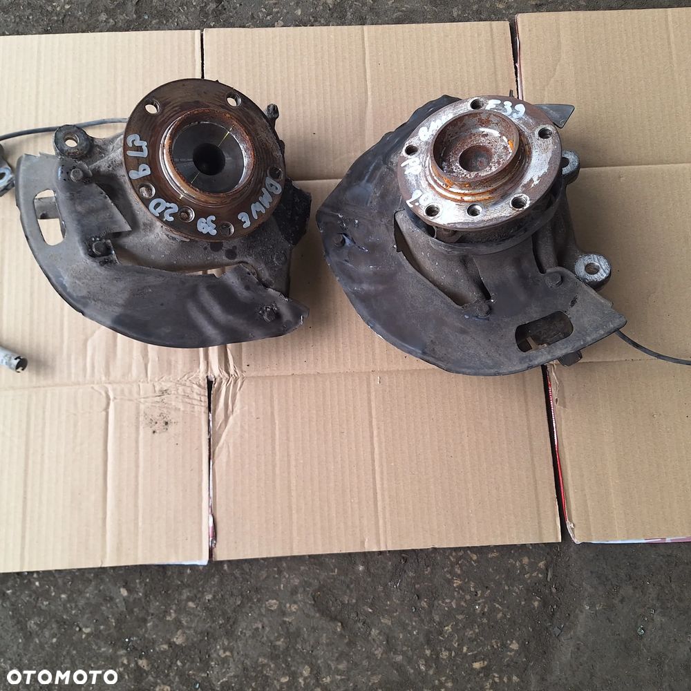 ZWROTNICA PRAWA LEWA PRZOD BMW E39 2.0 B - 1