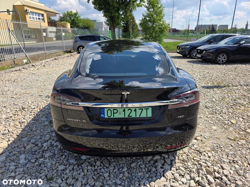 Tesla Model S - 9