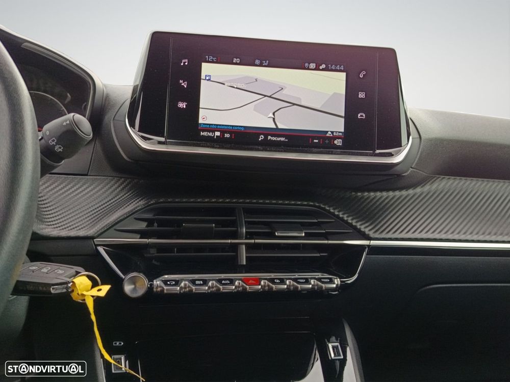 Peugeot 2008 1.5 BlueHDi Allure Pack EAT8 - 17