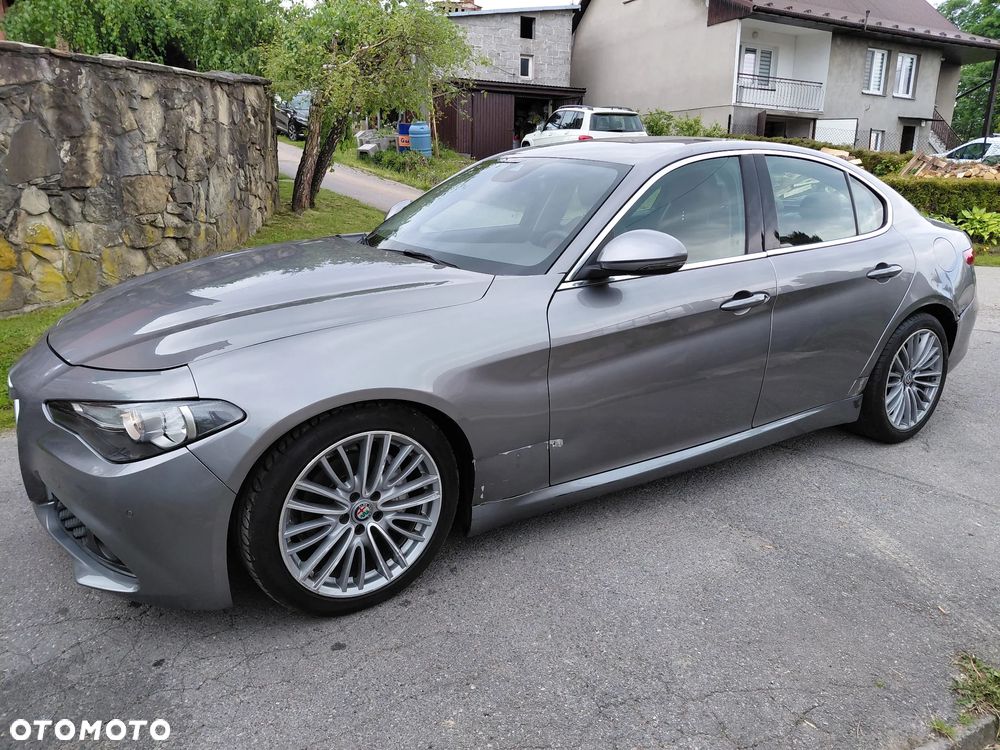 Alfa Romeo Giulia 2.2 AT8 Executive - 8