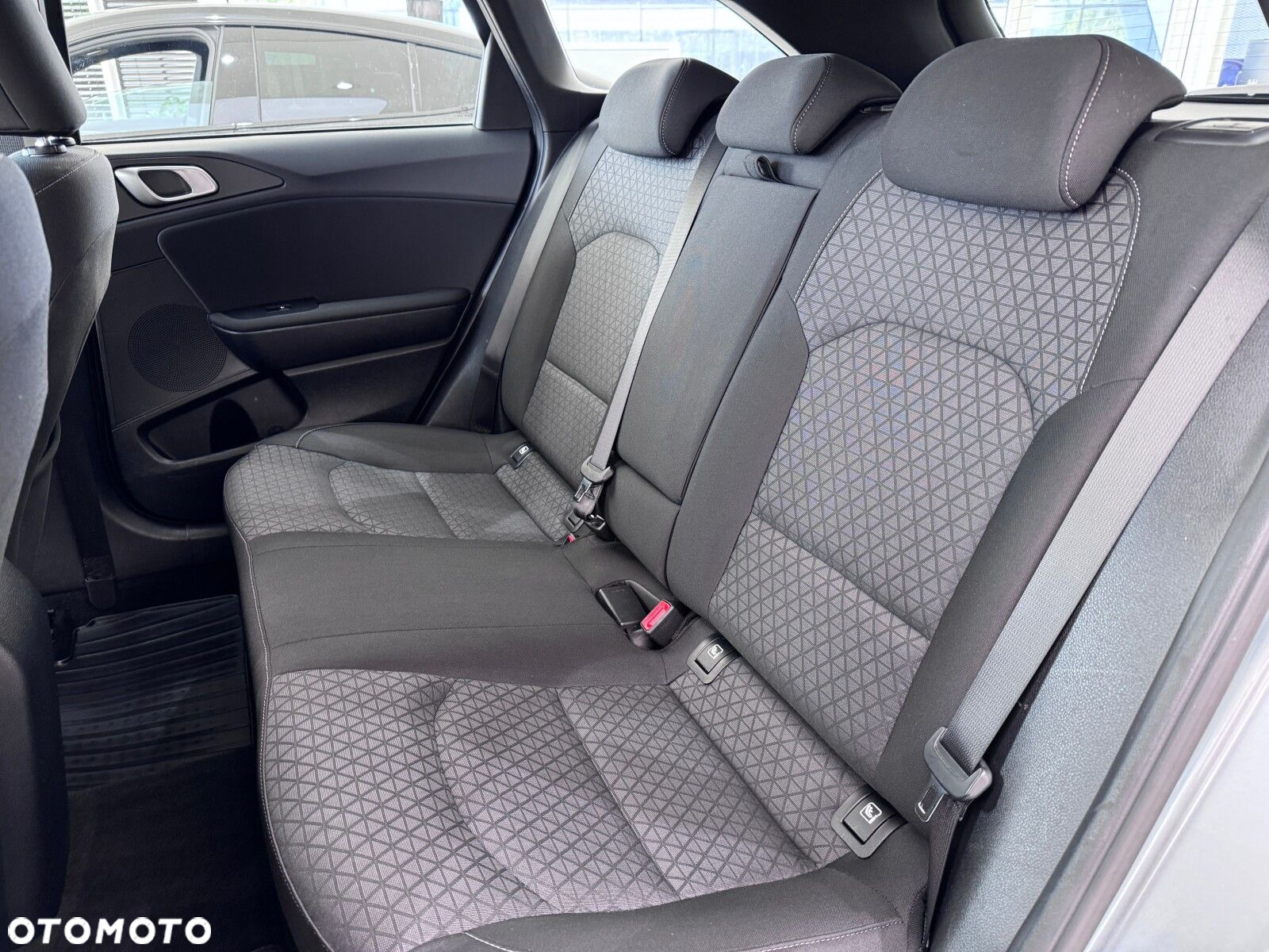 Kia Ceed - 13