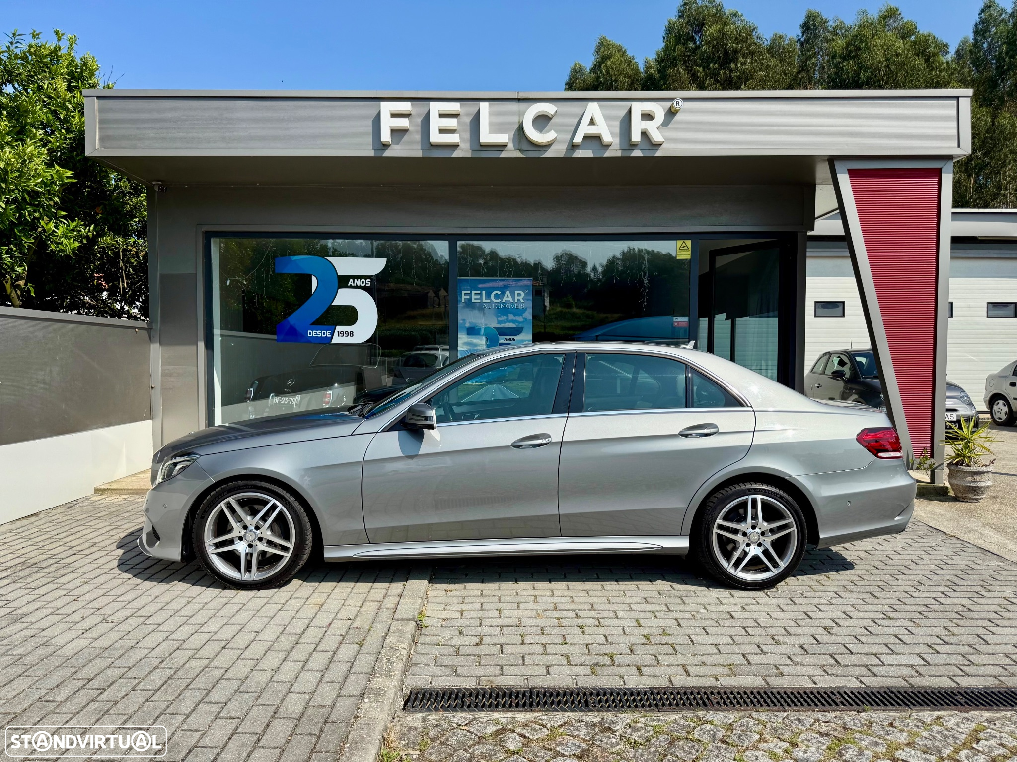 Mercedes-Benz E 300 Bluetec Hybrid Avantgarde - 8
