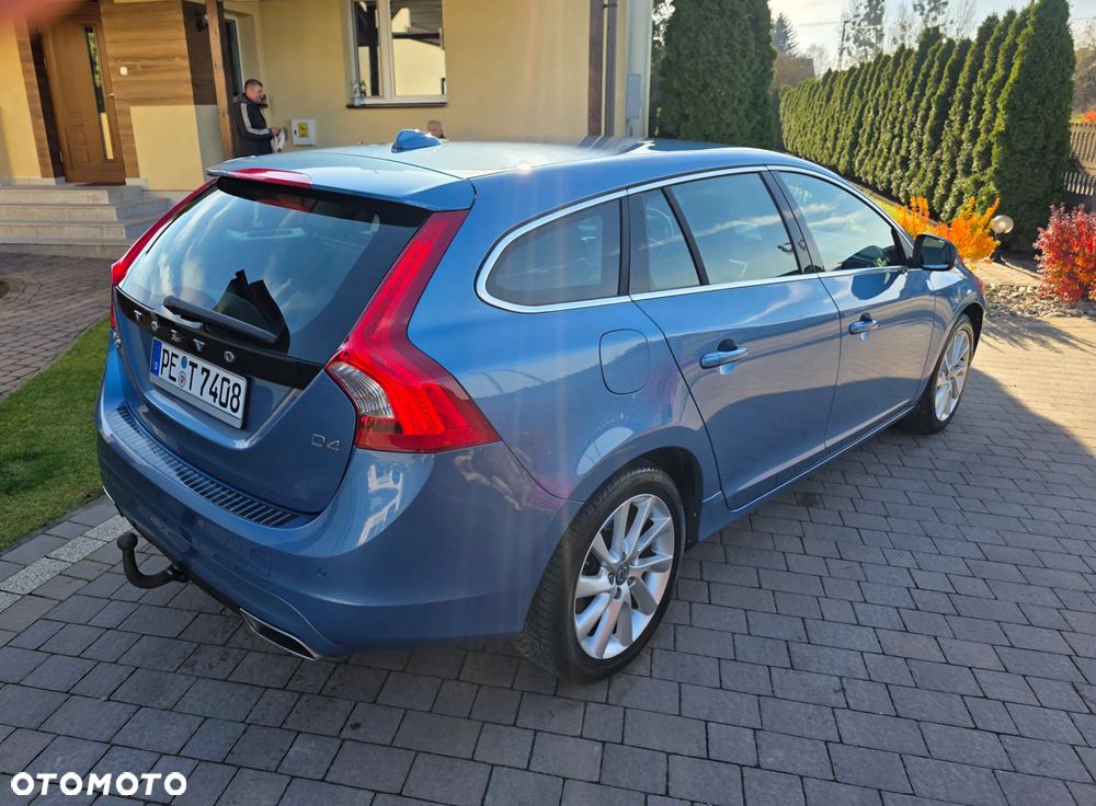 Volvo V60 D4 Drive-E Momentum - 3