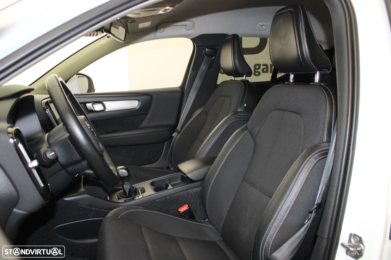 Volvo XC 40 2.0 D3 Momentum - 25