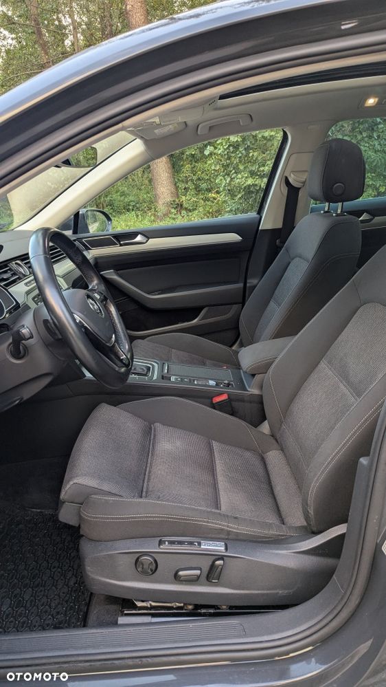 Volkswagen Passat - 13