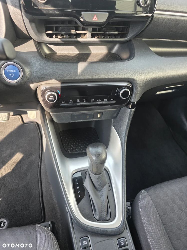 Toyota Yaris 1.5 Executive CVT - 18