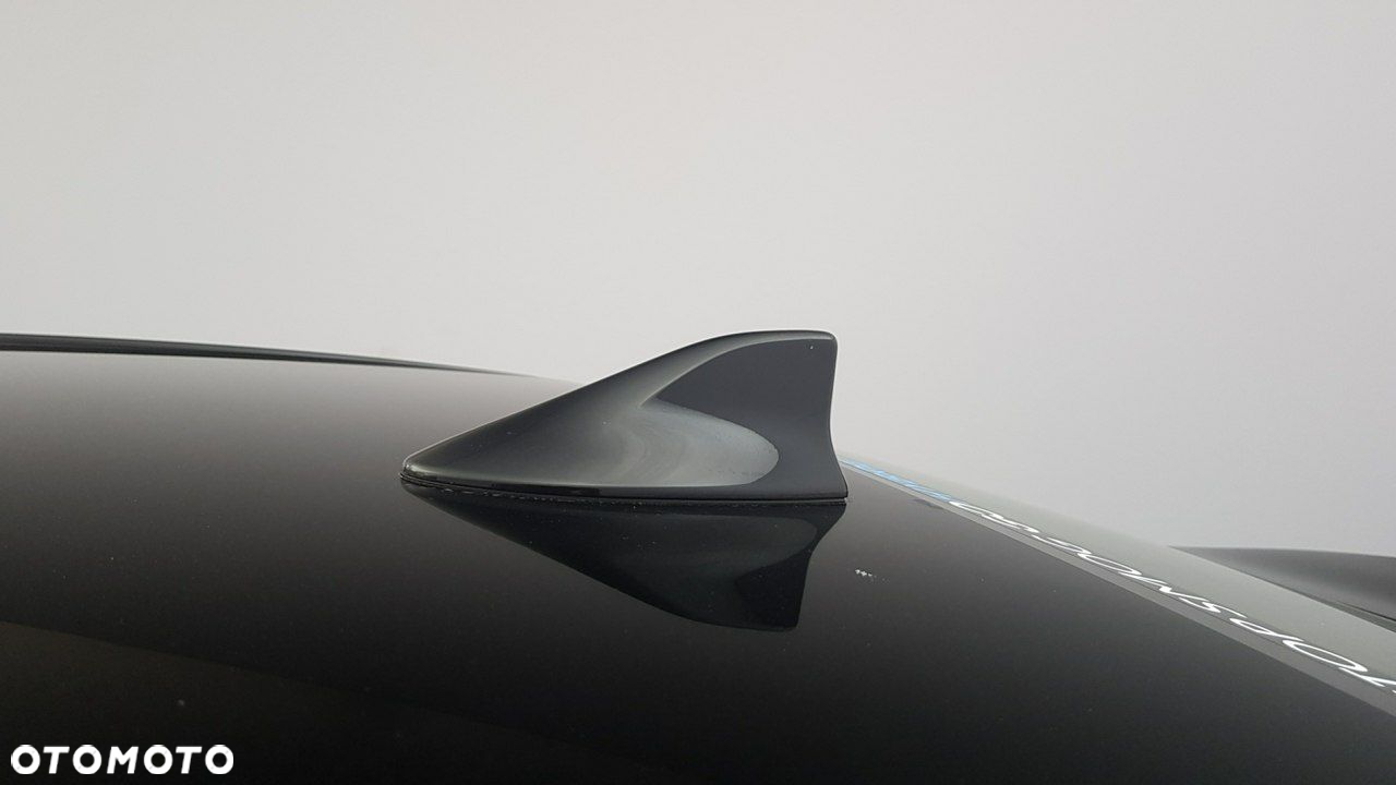 Toyota Camry - 17