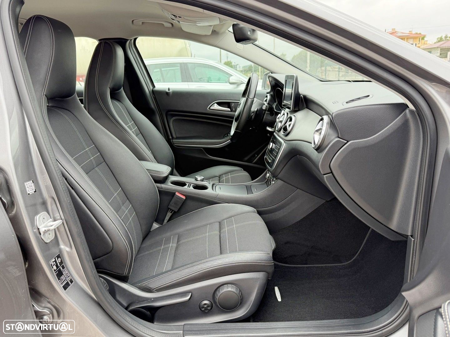 Mercedes-Benz GLA 220 CDI 7G-DCT Urban - 11