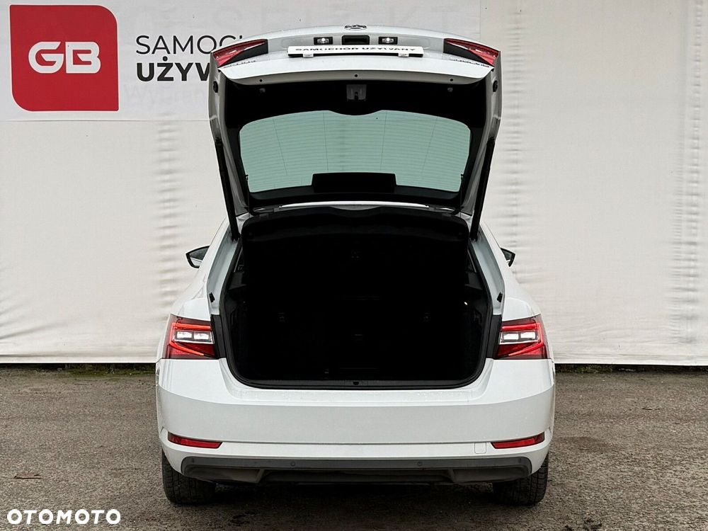 Skoda Superb 2.0 TDI SCR Style DSG - 11