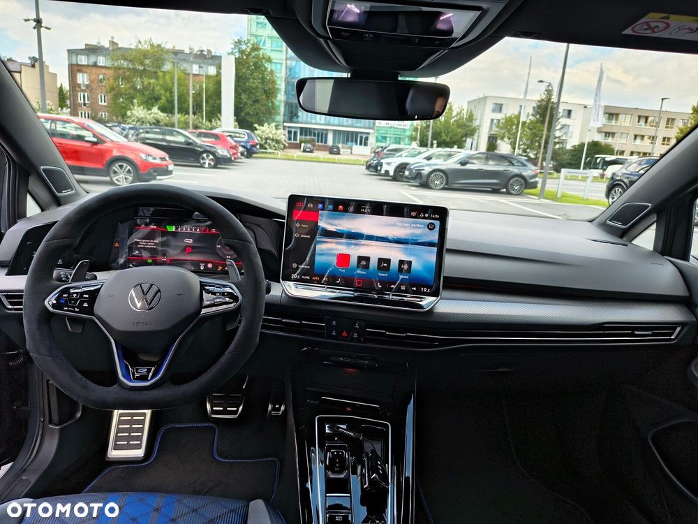 Volkswagen Golf - 32