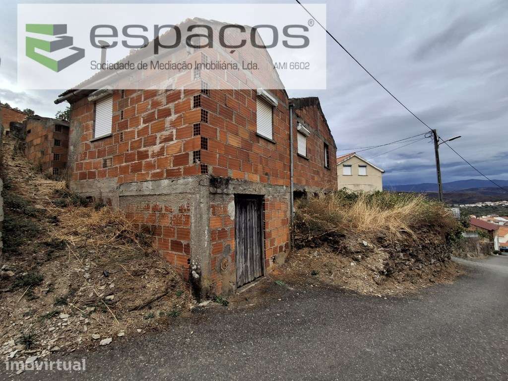Moradia - Grande imagem: 2/16