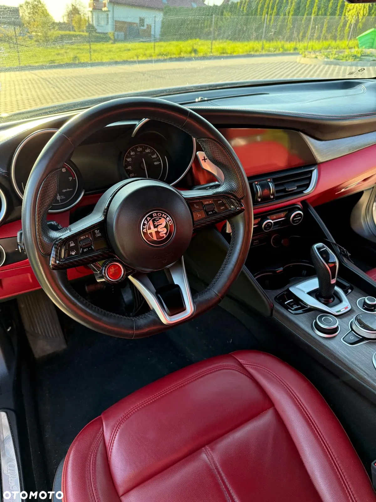 Alfa Romeo Giulia 2.0 Turbo 16V AT8-Q4 Veloce Ti - 12
