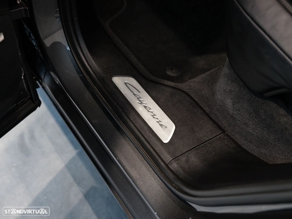 Porsche Cayenne Coupé E-Hybrid - 38