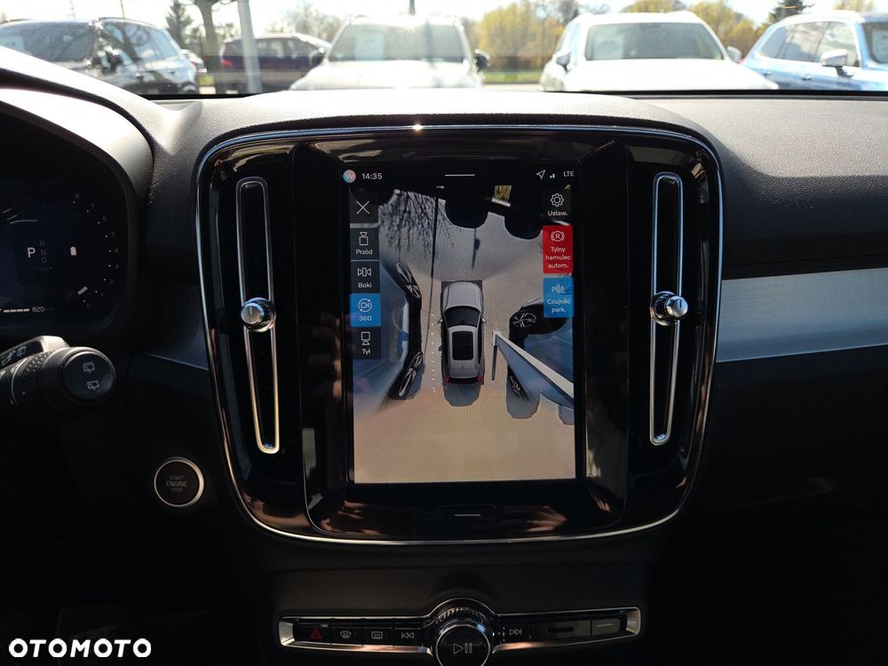 Volvo XC 40 B4 Plus Dark - 17