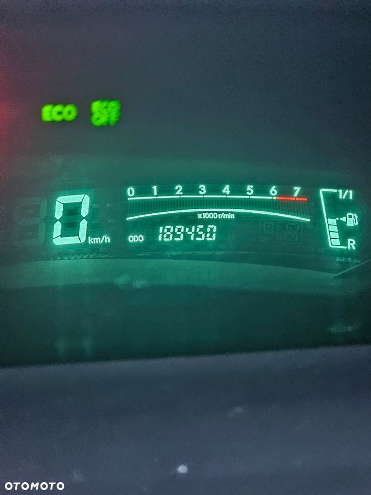 Toyota Yaris - 7