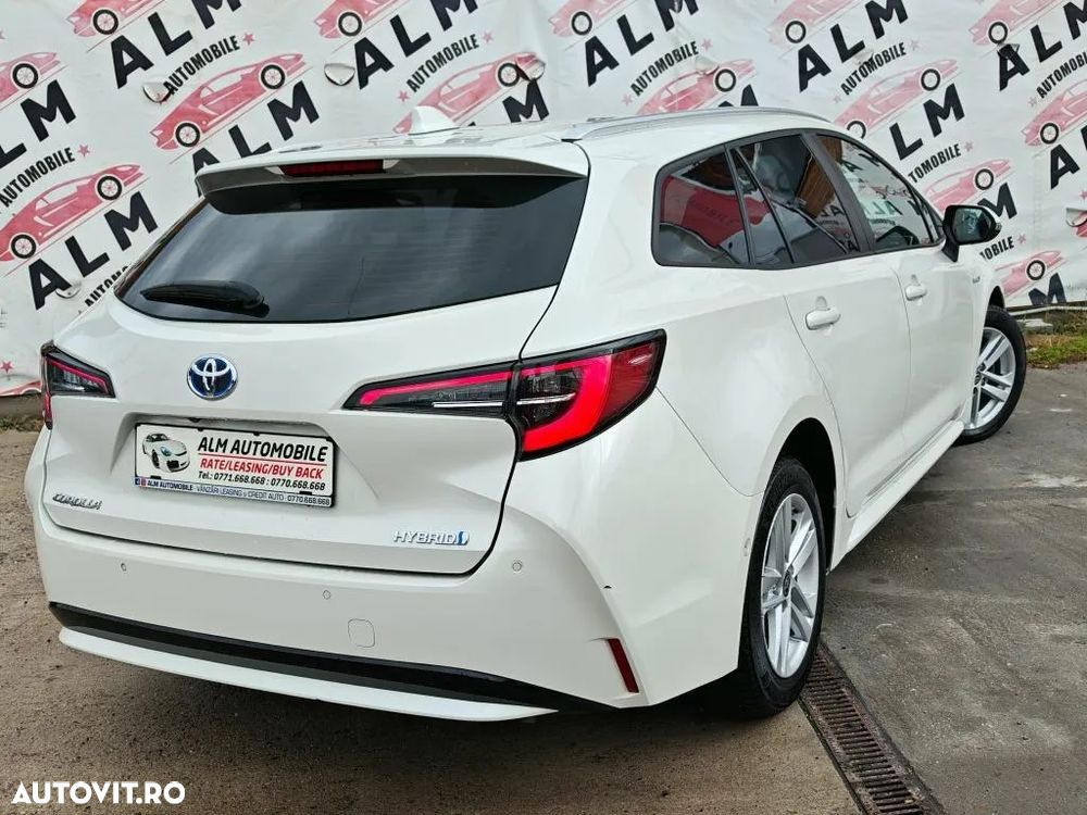 Toyota Corolla ver-sedan-1-8-hsd-dynamic - 6