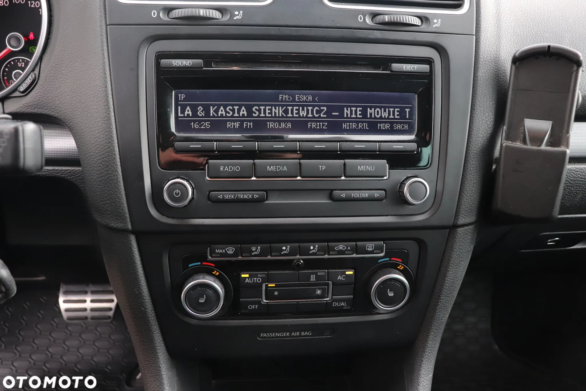 Volkswagen Golf - 22