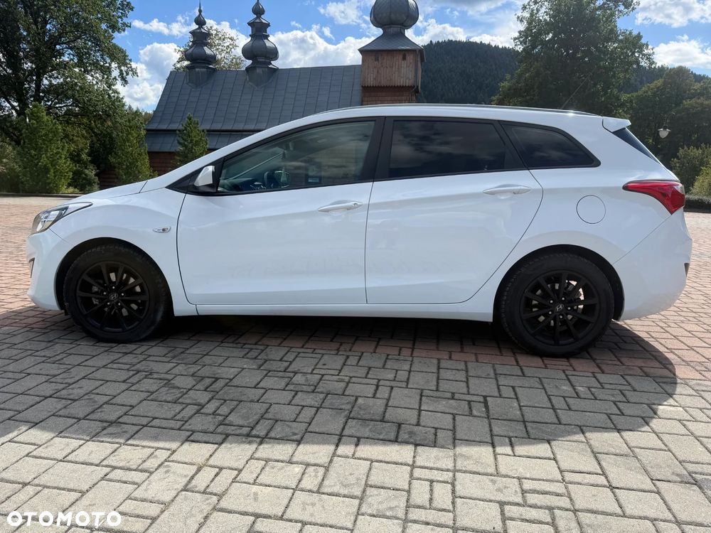 Hyundai i30 blue 1.6 CRDi YES Gold - 4
