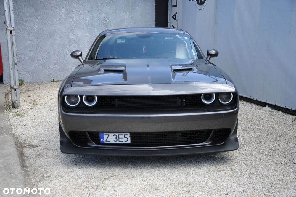 Dodge Challenger - 8