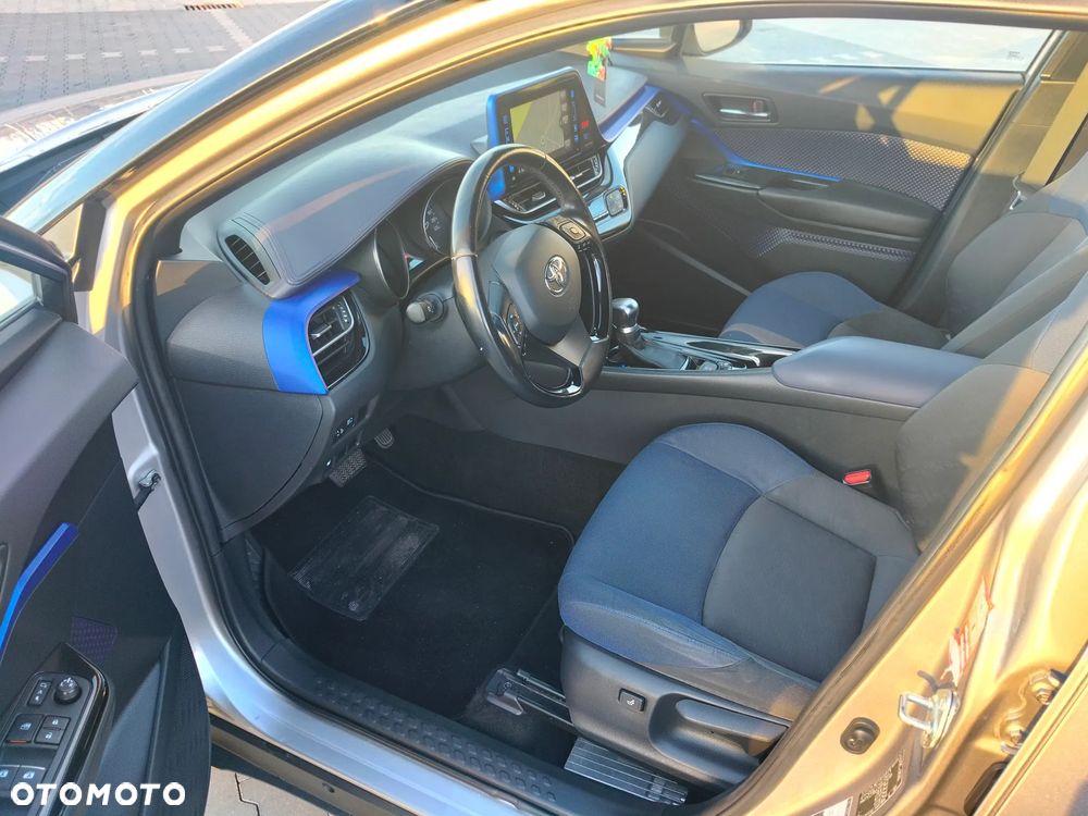 Toyota C-HR - 11