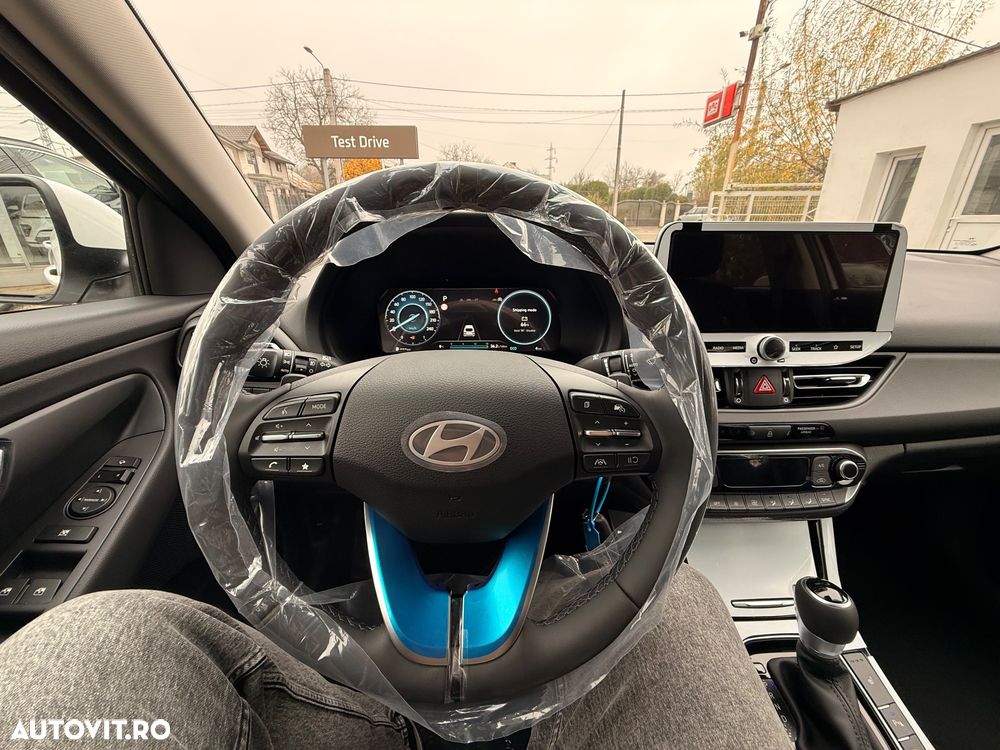 Hyundai i30 Fastback 1.5 T-GDI 140CP 7DCT MHEV Highway - 11