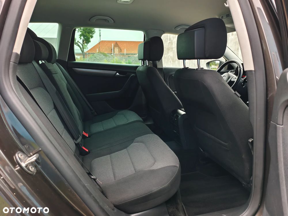 Volkswagen Passat 2.0 TDI BlueMotion Technology Comfortline - 14