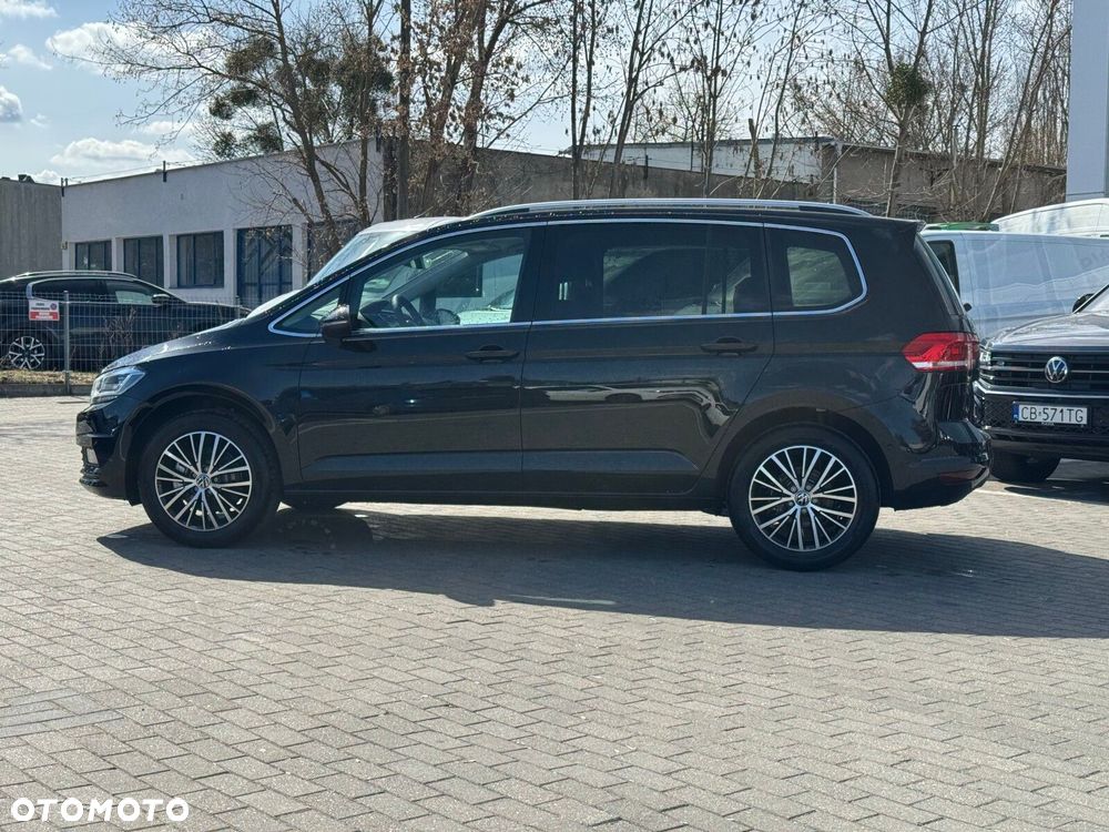 Volkswagen Touran - 17