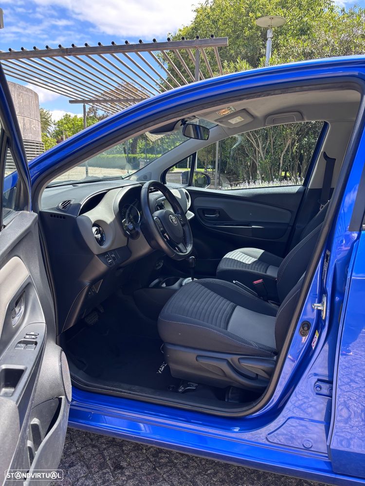 Toyota Yaris 1.5 HSD Comfort+P.Style - 12