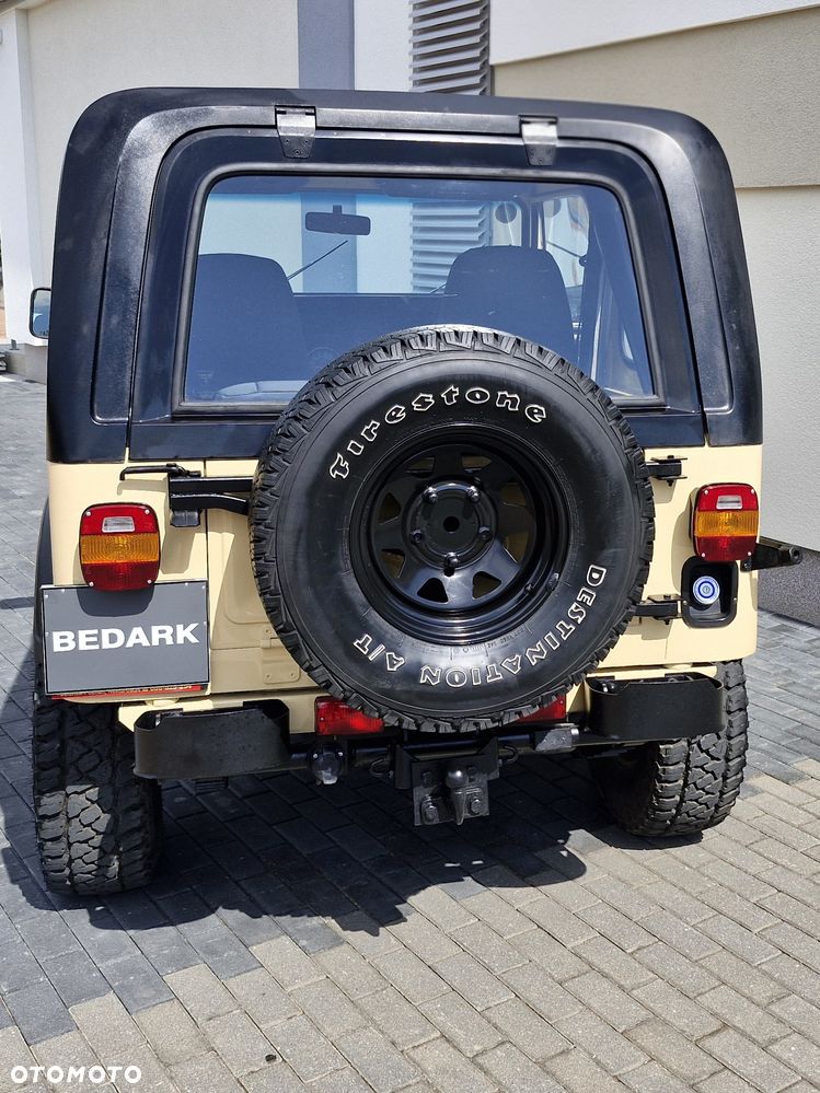 Jeep CJ - 8