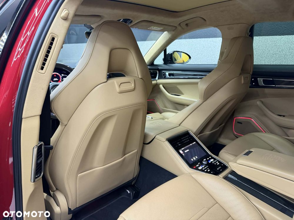 Porsche Panamera GTS GPF - 12