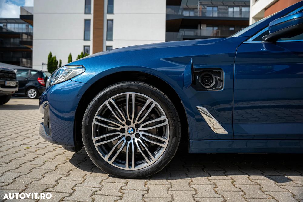 BMW Seria 5 530e xDrive AT PHEV - 13