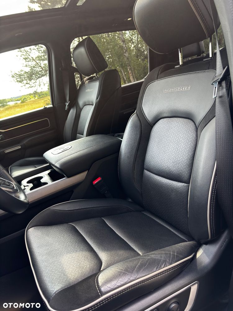 RAM 1500 5.7 eTorque Quad Cab Longbed Laramie Black - 29