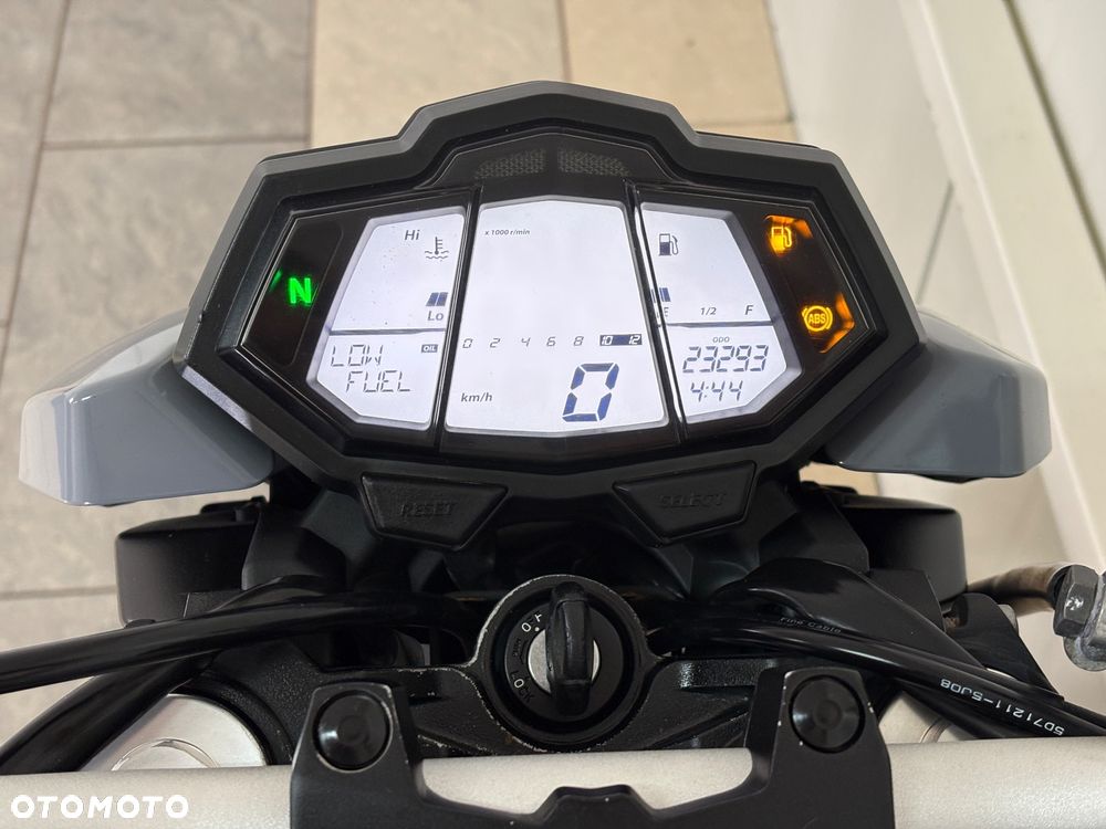 Yamaha MT - 8