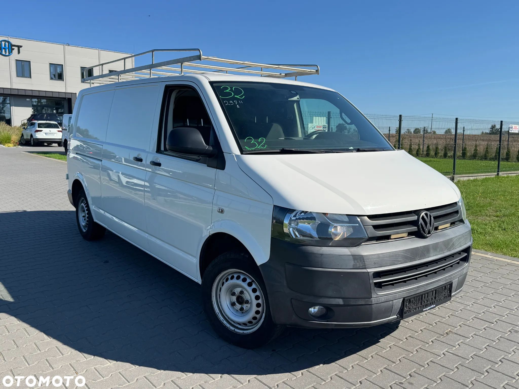 Volkswagen Transporter - 1