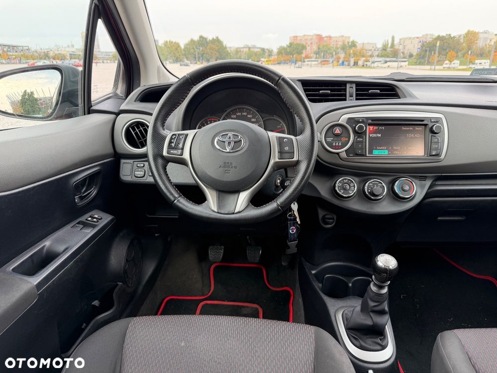 Toyota Yaris - 12