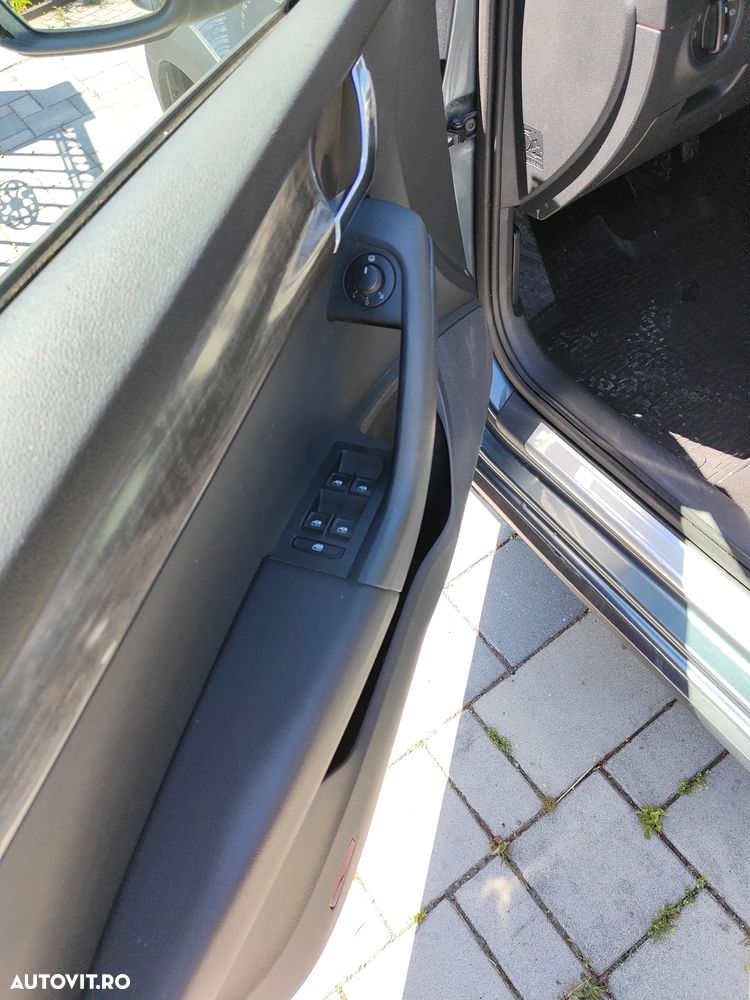 Skoda Octavia 2.0 TDI 4x4 DSG Scout - 13