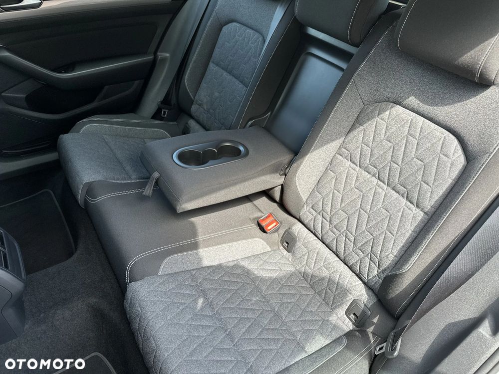 Volkswagen Passat 1.5 TSI EVO Business - 17