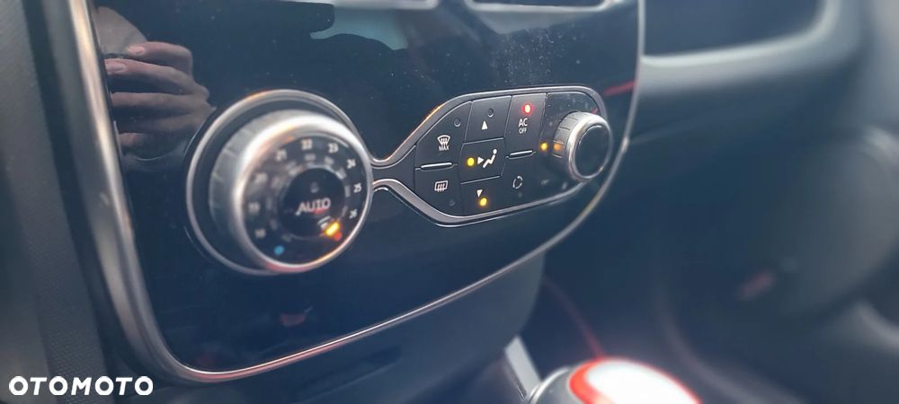 Renault Clio - 32