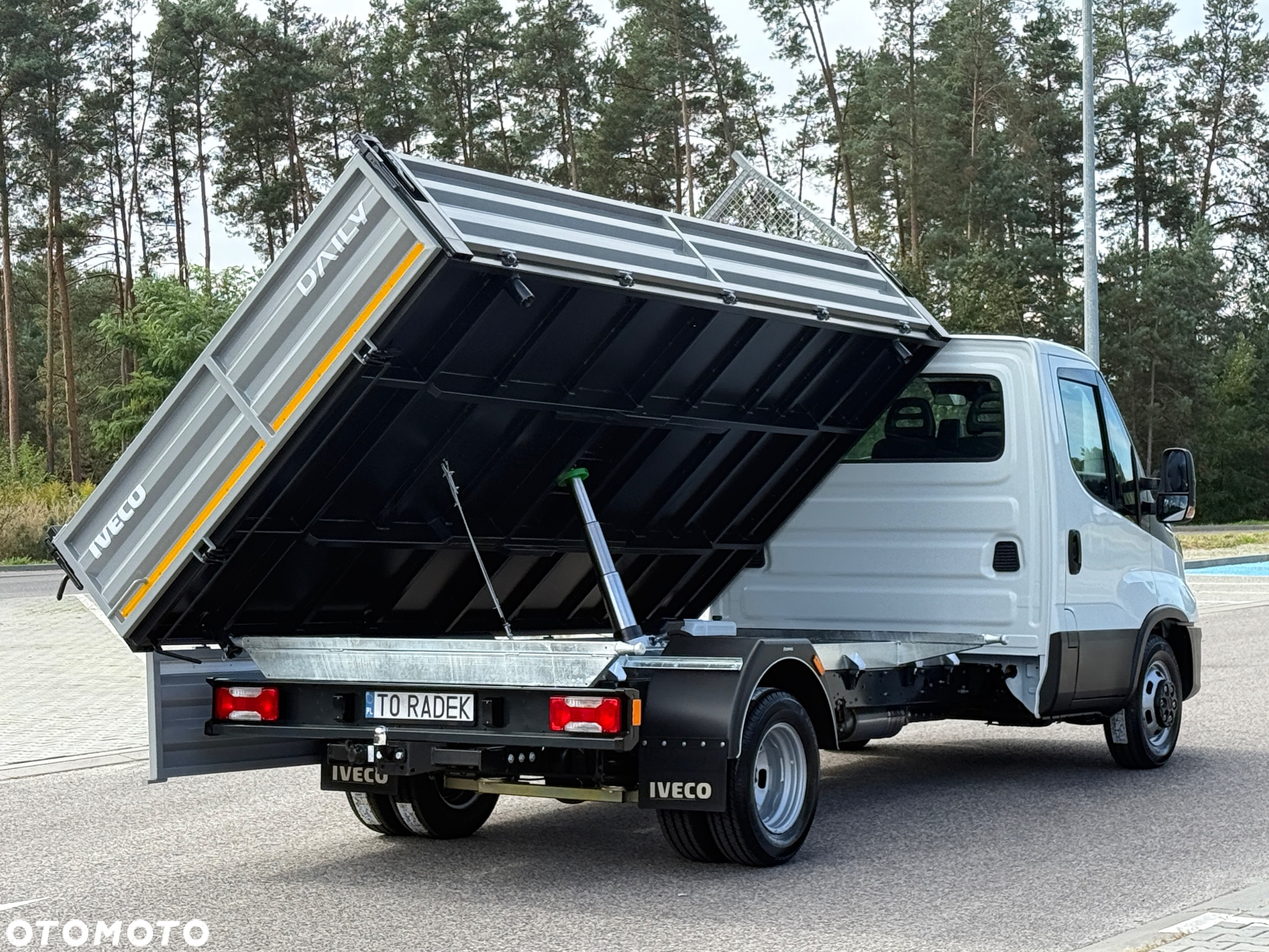 Iveco DAILY 35-180 3.0 HPI 180KM WYWROTKA 3-stronna ! 78 tyś km! Resor +Poduszka! HAK!!! - 35