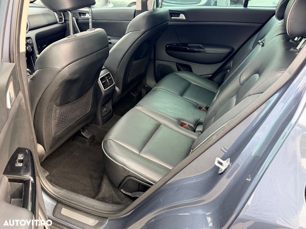 Kia Sportage 1.7 CRDI 2WD Dream-Team Edition - 14