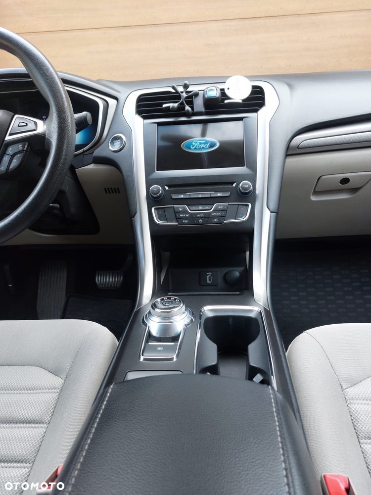 Ford Mondeo - 23